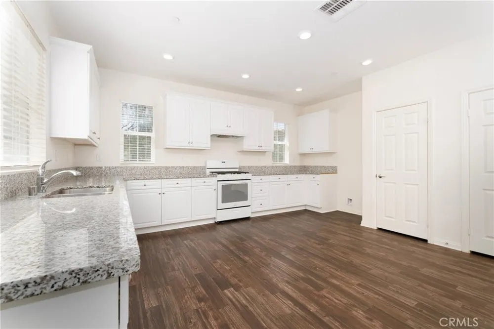 20509 Hazelnut Court Saugus, CA 91350