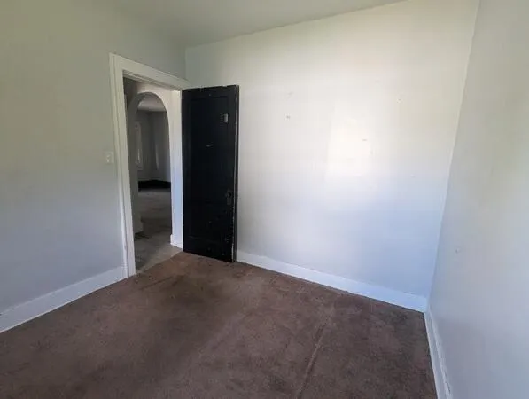 1527 Robertson Avenue Lansing City, MI 48915