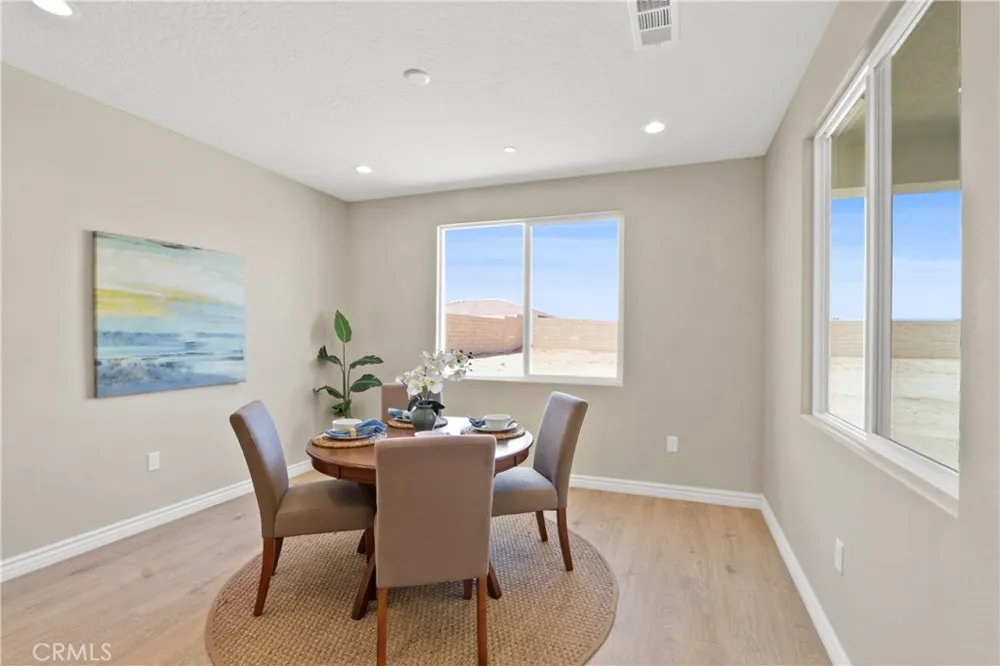 7083 Milton Avenue Hesperia, CA 92345