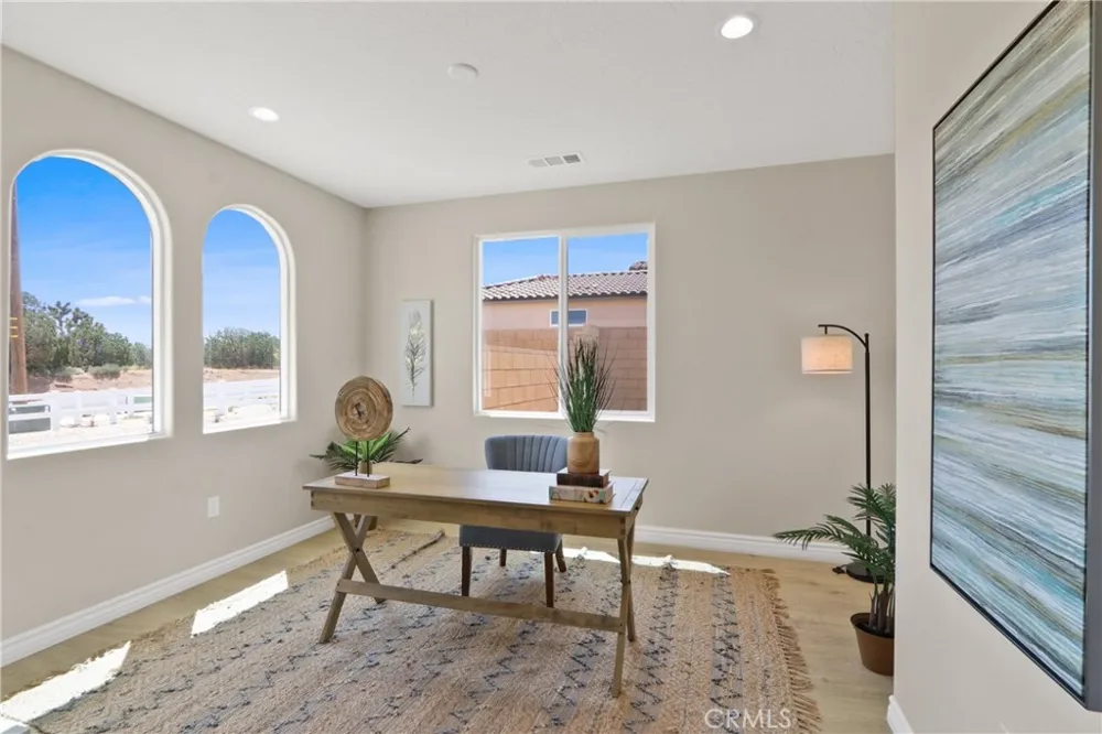 7083 Milton Avenue Hesperia, CA 92345