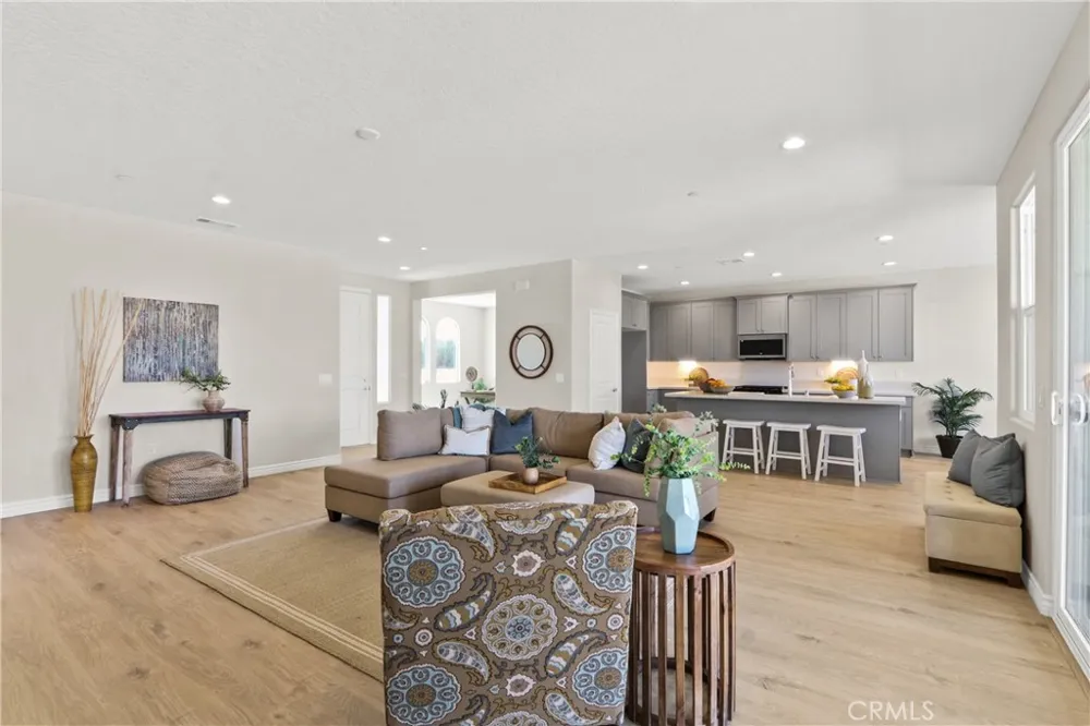 7083 Milton Avenue Hesperia, CA 92345