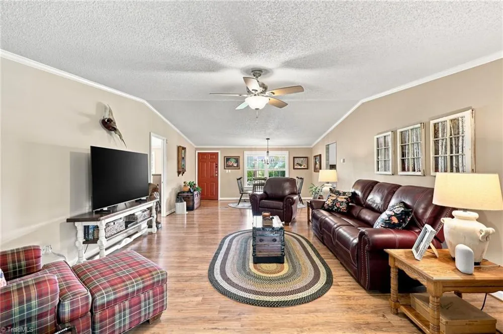 670 & 552 Whitley Road Siler City, NC 27344