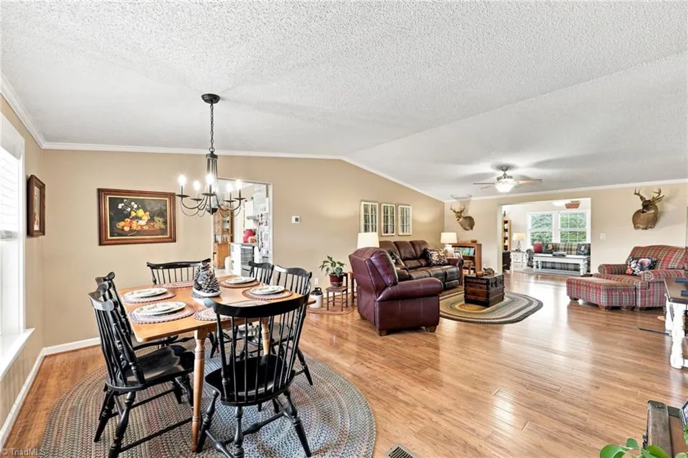670 & 552 Whitley Road Siler City, NC 27344