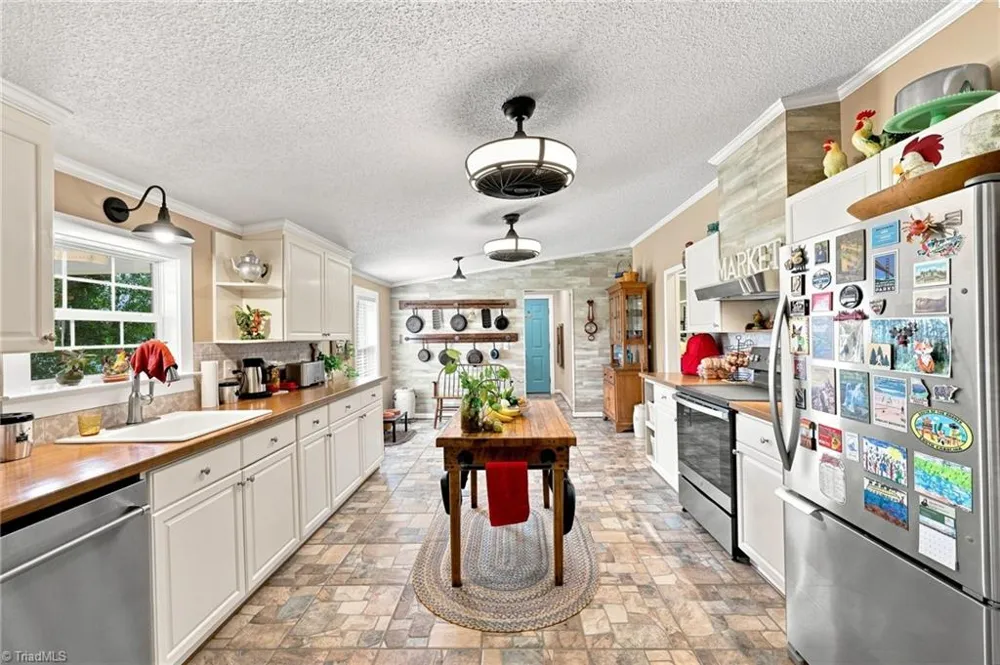 670 & 552 Whitley Road Siler City, NC 27344