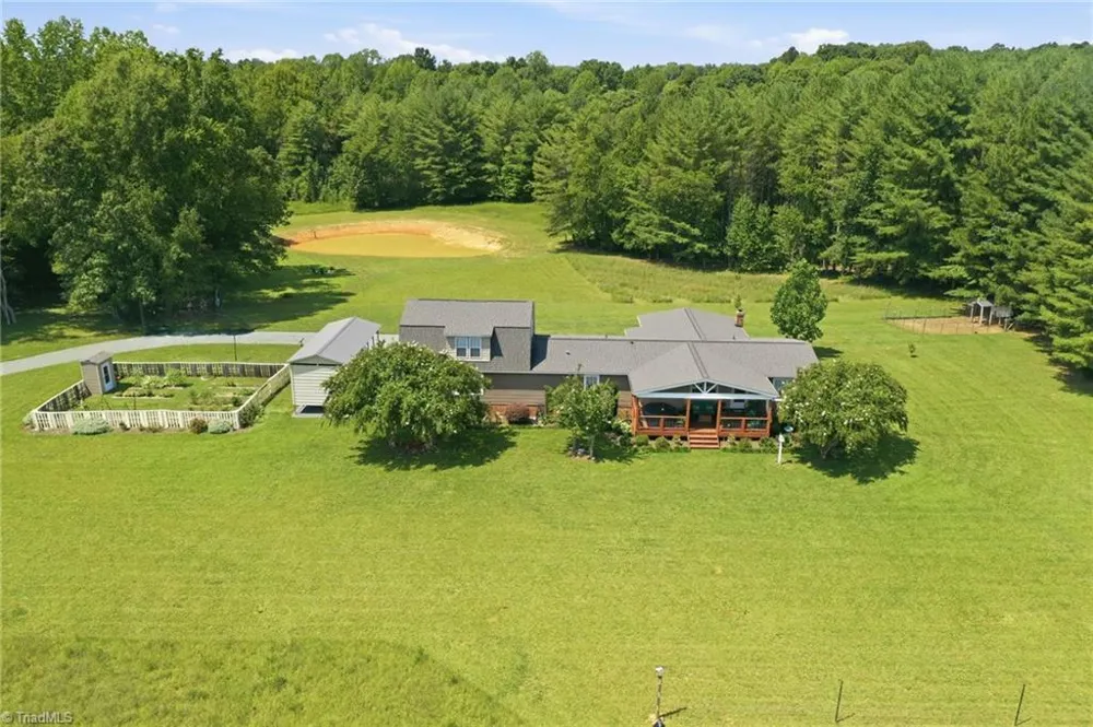 670 & 552 Whitley Road Siler City, NC 27344