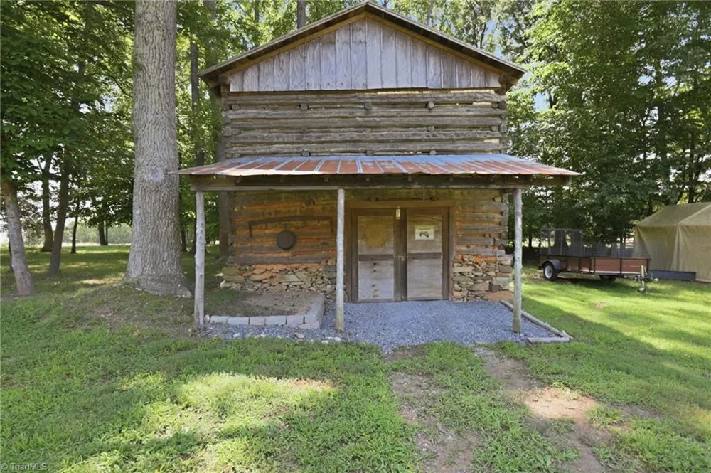 670 & 552 Whitley Road Siler City, NC 27344