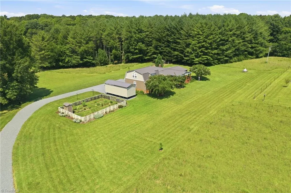 670 & 552 Whitley Road Siler City, NC 27344