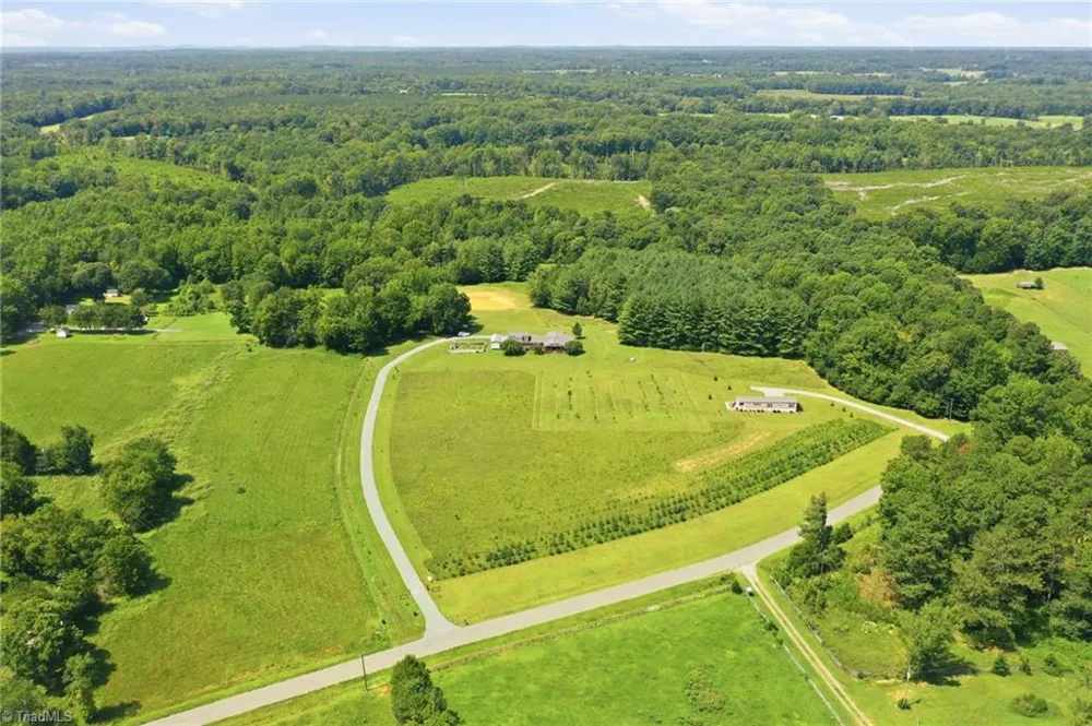 670 & 552 Whitley Road Siler City, NC 27344