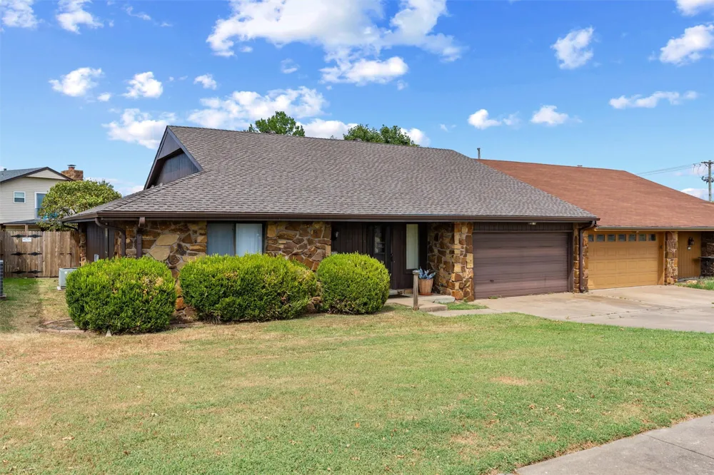 6716 Abbey Road Bartlesville, OK 74006