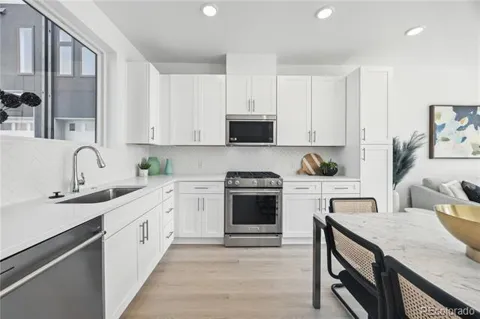 4545 W 118th Place