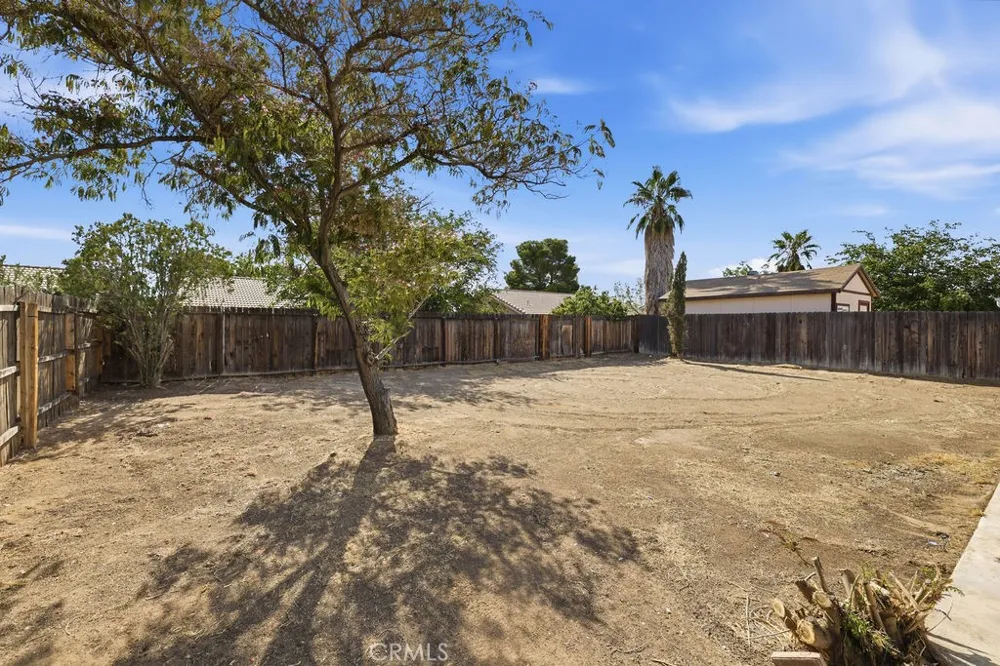 14633 Dana Street Adelanto, CA 92301