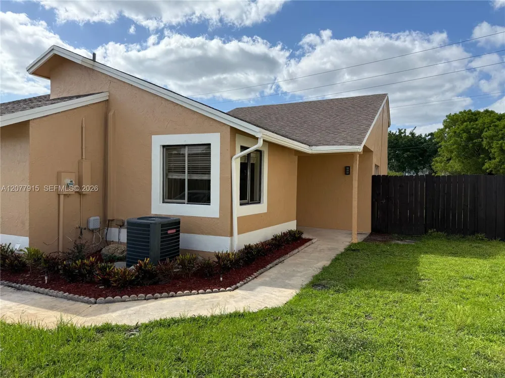 920 SW 111th Ave #1 Pembroke Pines, FL 33025