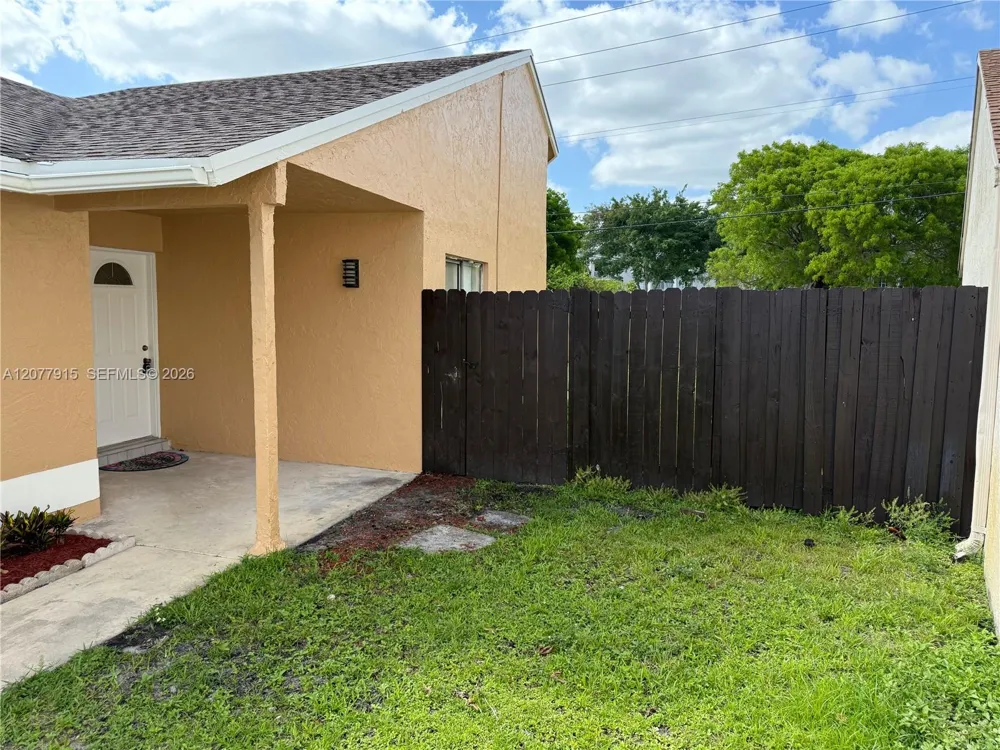 920 SW 111th Ave #1 Pembroke Pines, FL 33025