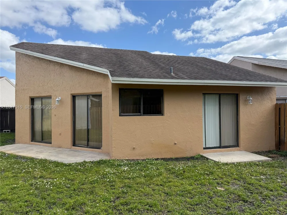 920 SW 111th Ave #1 Pembroke Pines, FL 33025
