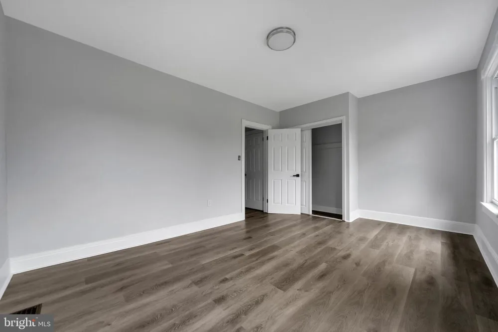 53 E ESSEX AVENUE Lansdowne, PA 19050