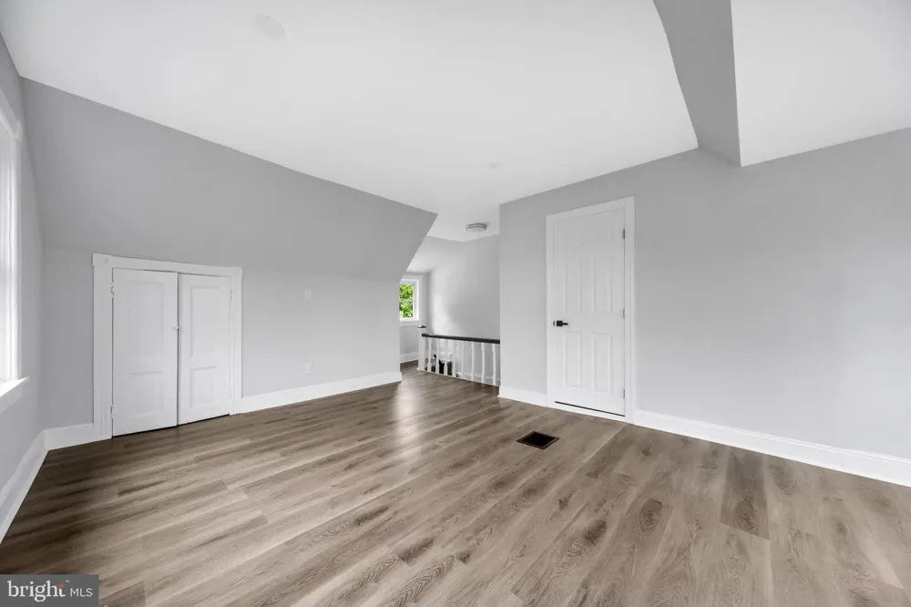 53 E ESSEX AVENUE Lansdowne, PA 19050