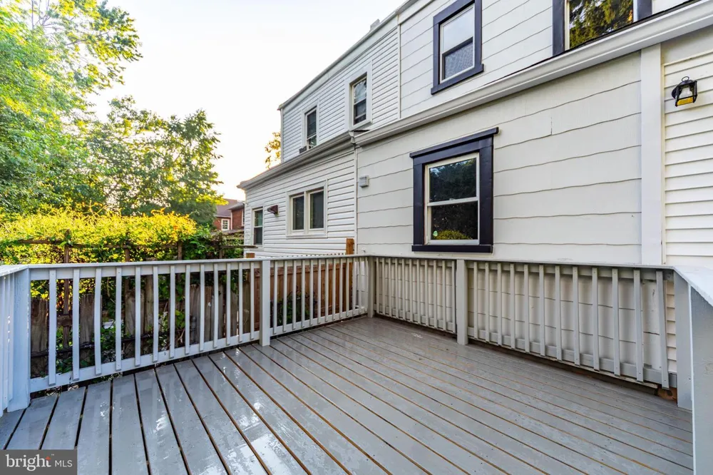 53 E ESSEX AVENUE Lansdowne, PA 19050