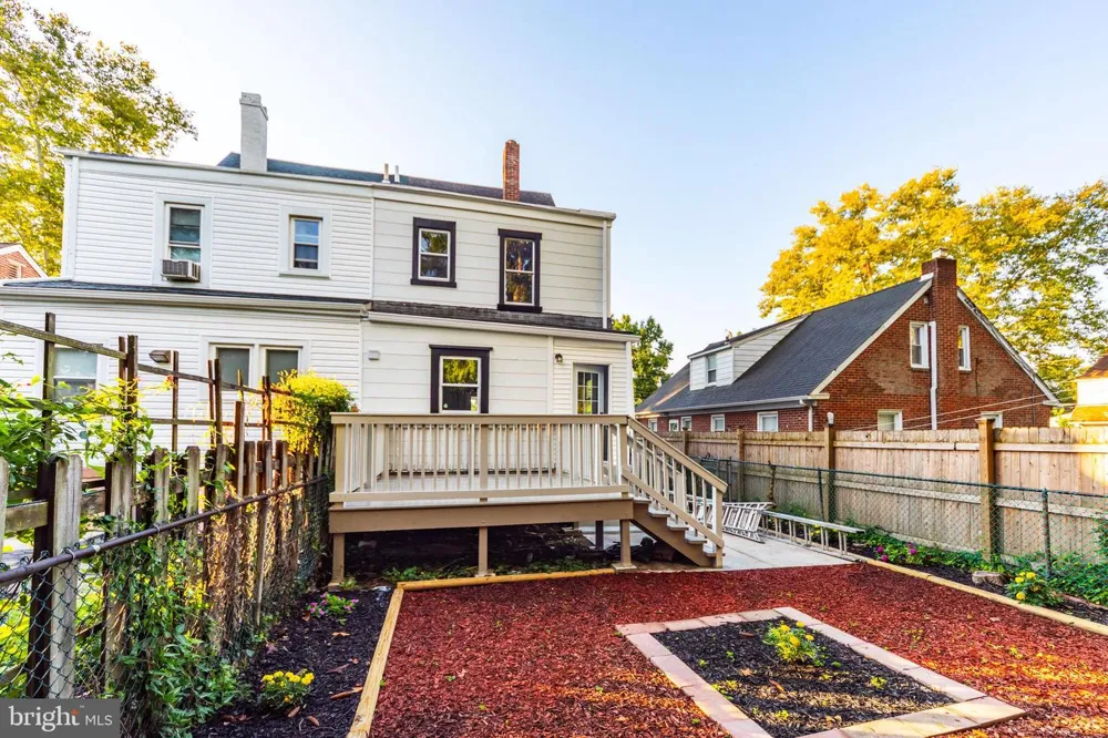 53 E ESSEX AVENUE Lansdowne, PA 19050