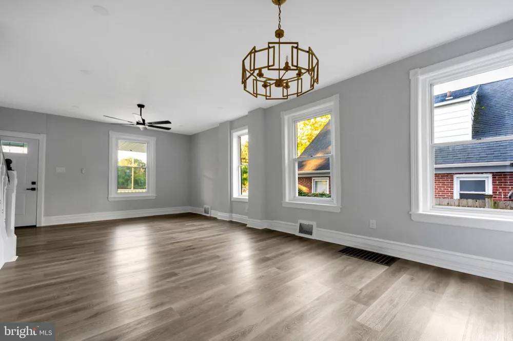 53 E ESSEX AVENUE Lansdowne, PA 19050