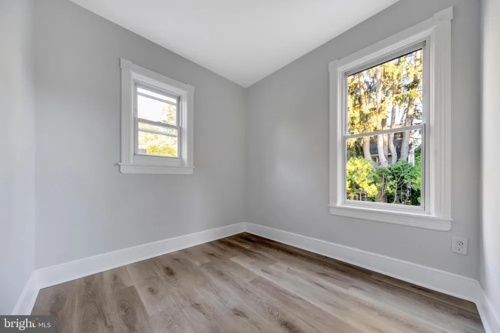 53 E ESSEX AVENUE Lansdowne, PA 19050