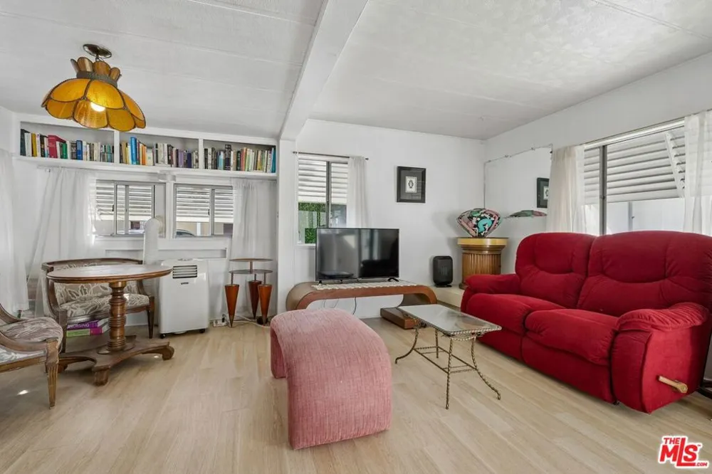 11250 Playa Street #43 Culver City, CA 90230