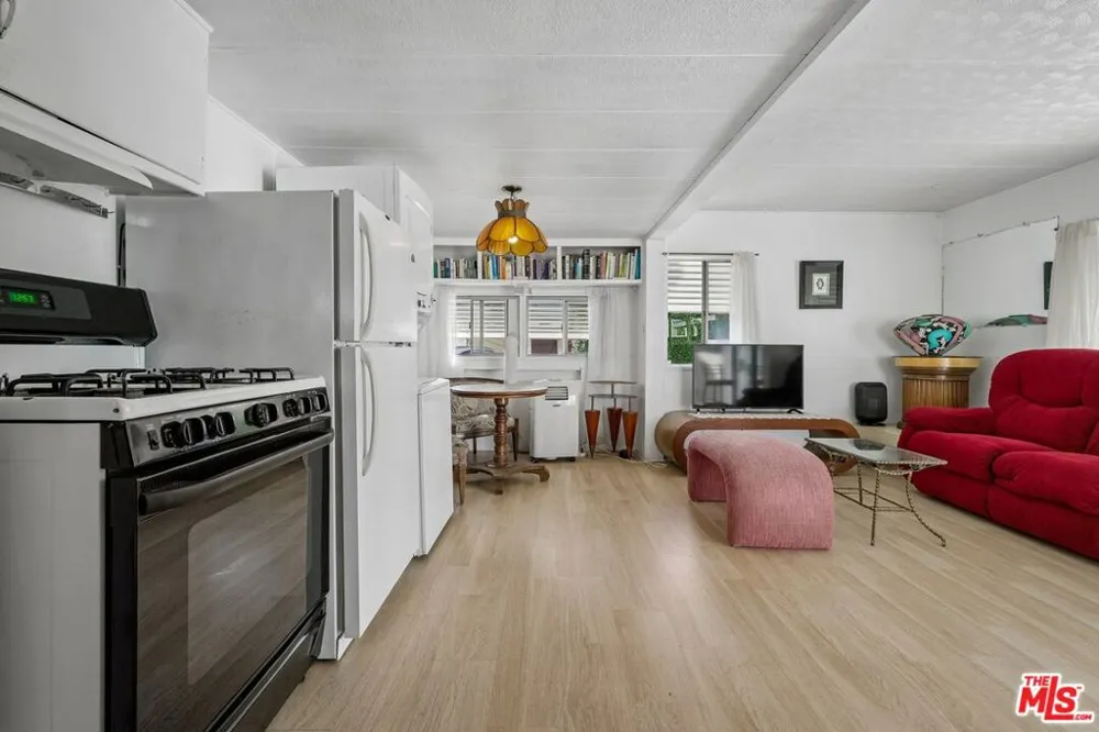 11250 Playa Street #43 Culver City, CA 90230