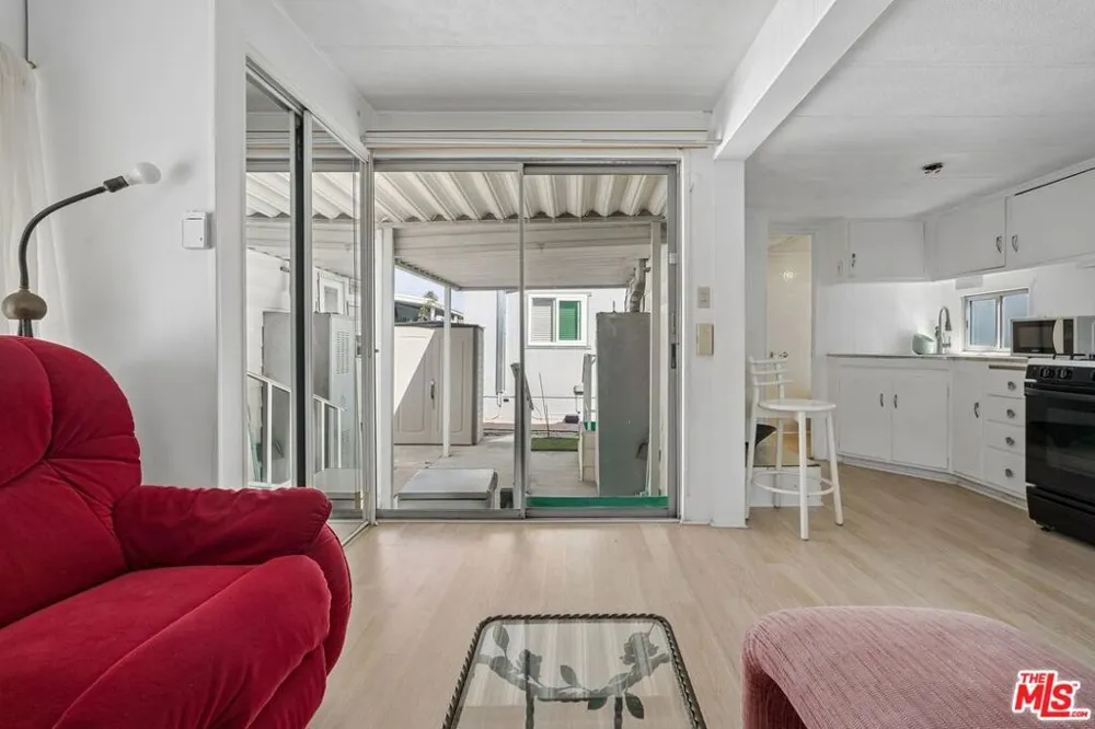 11250 Playa Street #43 Culver City, CA 90230