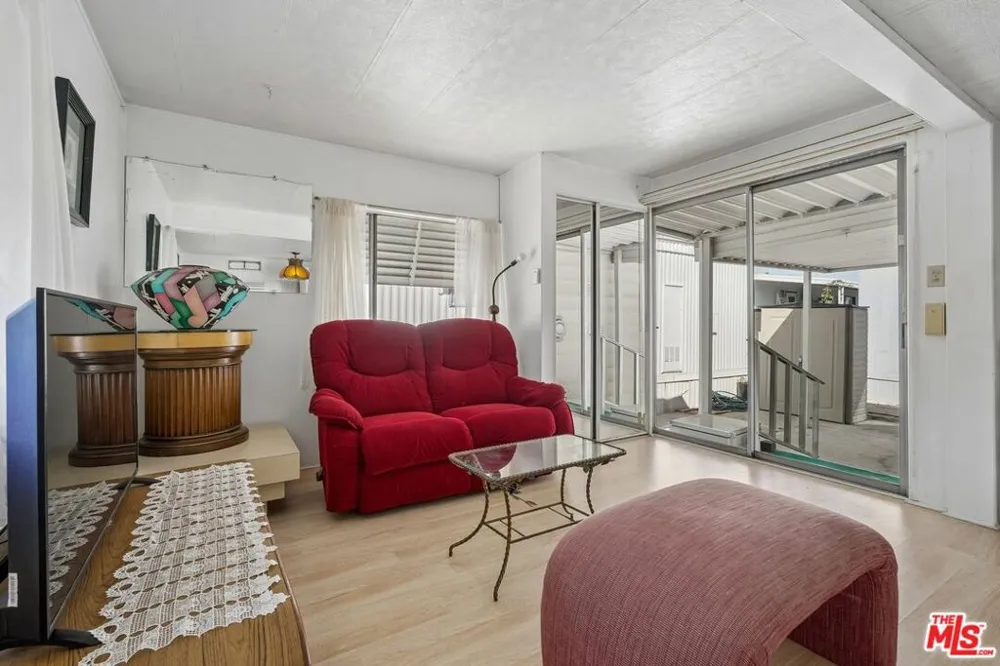 11250 Playa Street #43 Culver City, CA 90230