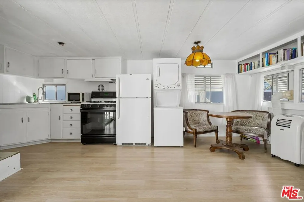 11250 Playa Street #43 Culver City, CA 90230