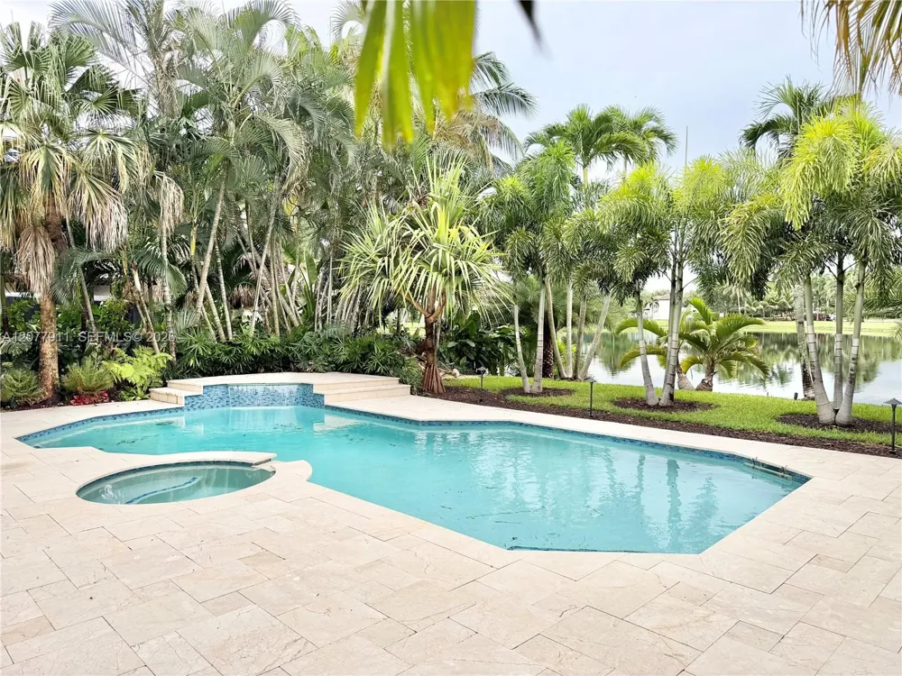 1532 NW 133rd Ave Pembroke Pines, FL 33028
