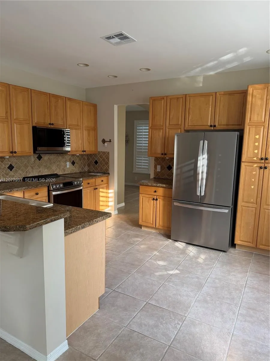 1532 NW 133rd Ave Pembroke Pines, FL 33028