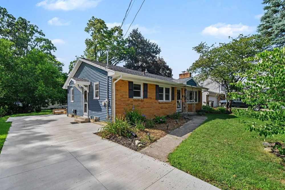 3841 Collingwood Avenue SW Wyoming, MI 49519