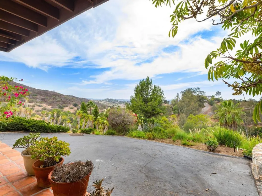 1330 Sugarbush Drive Vista, CA 92084