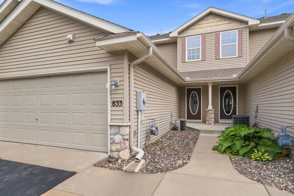 833 Winsome Way NW Isanti, MN 55040