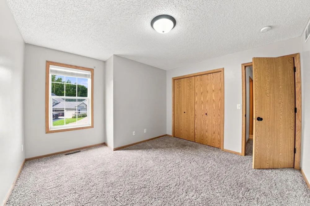 833 Winsome Way NW Isanti, MN 55040