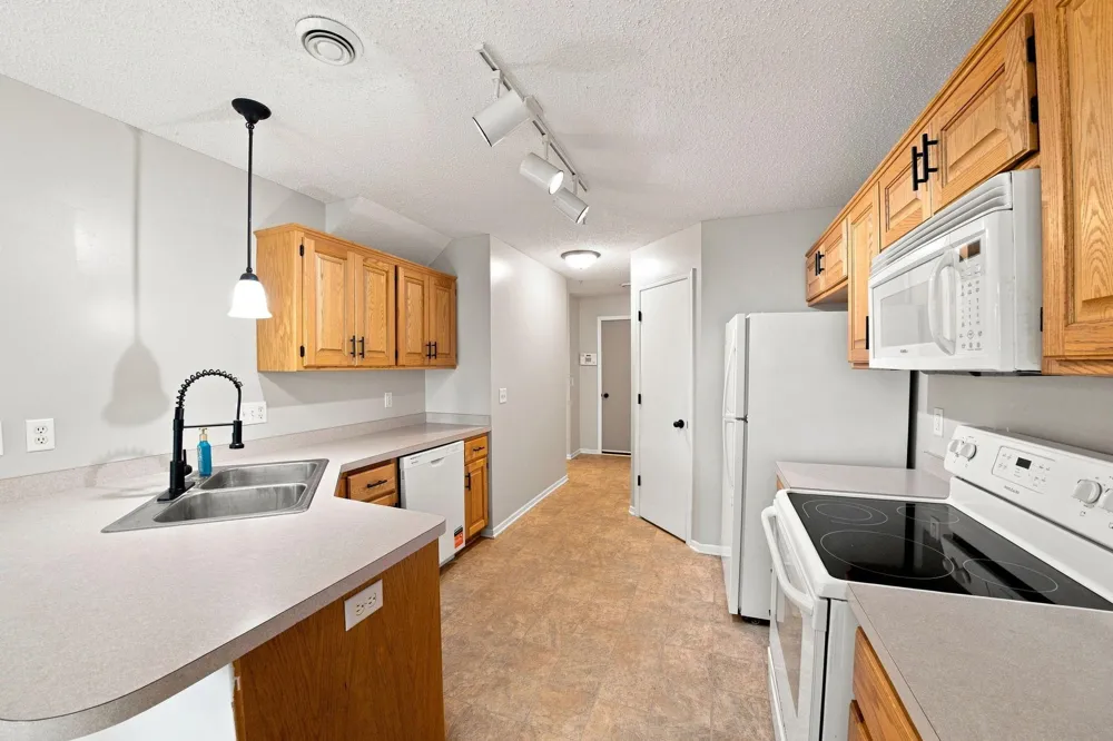 833 Winsome Way NW Isanti, MN 55040