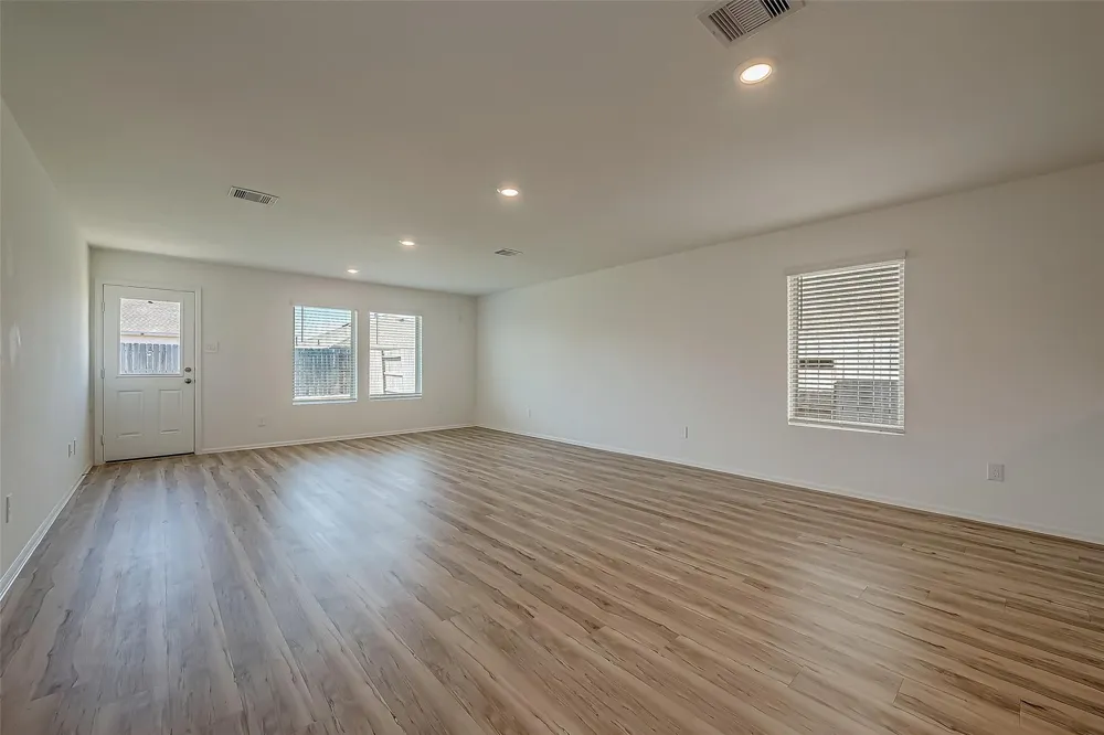 18111 Robin Creek Dr Hockley, TX 77447