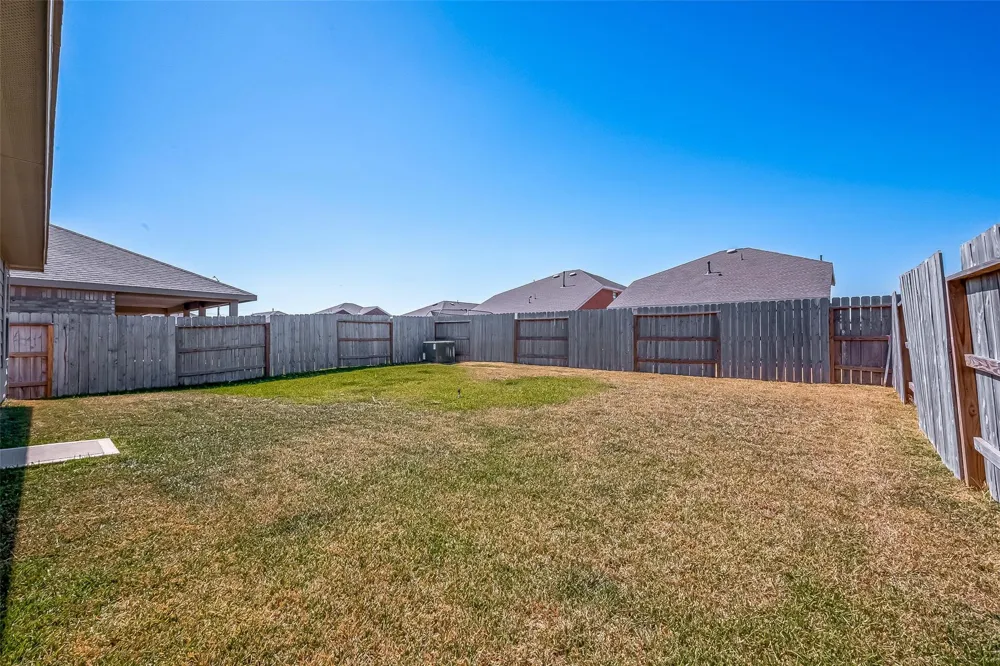 18111 Robin Creek Dr Hockley, TX 77447