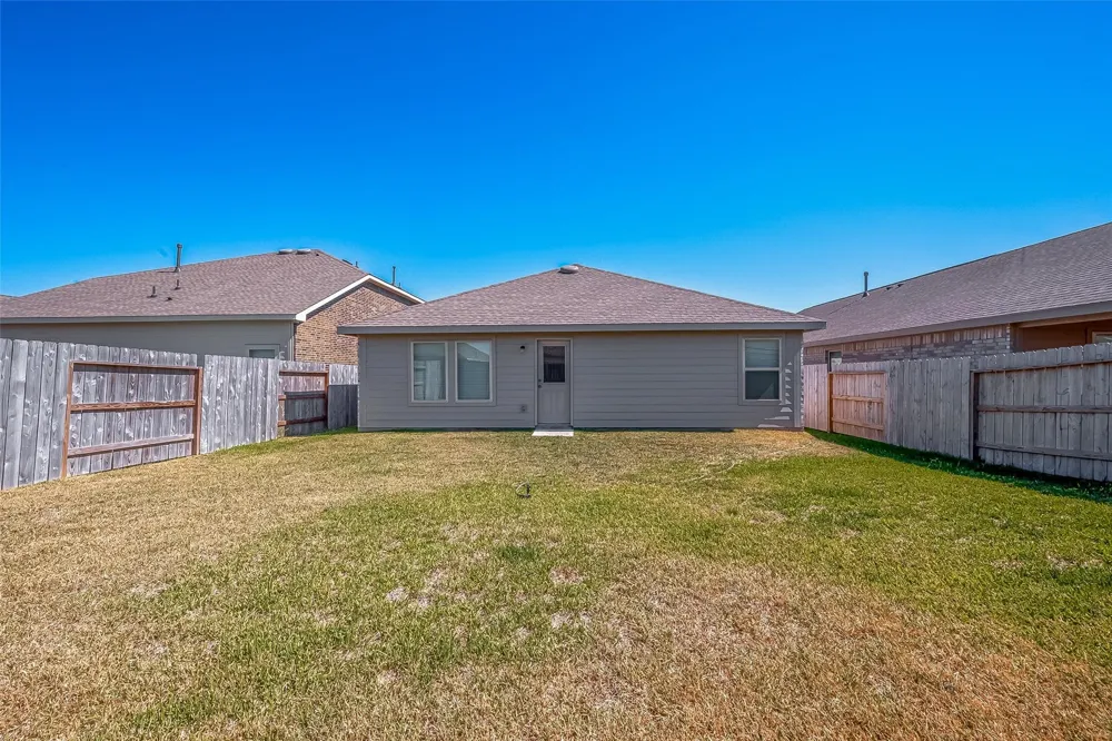 18111 Robin Creek Dr Hockley, TX 77447