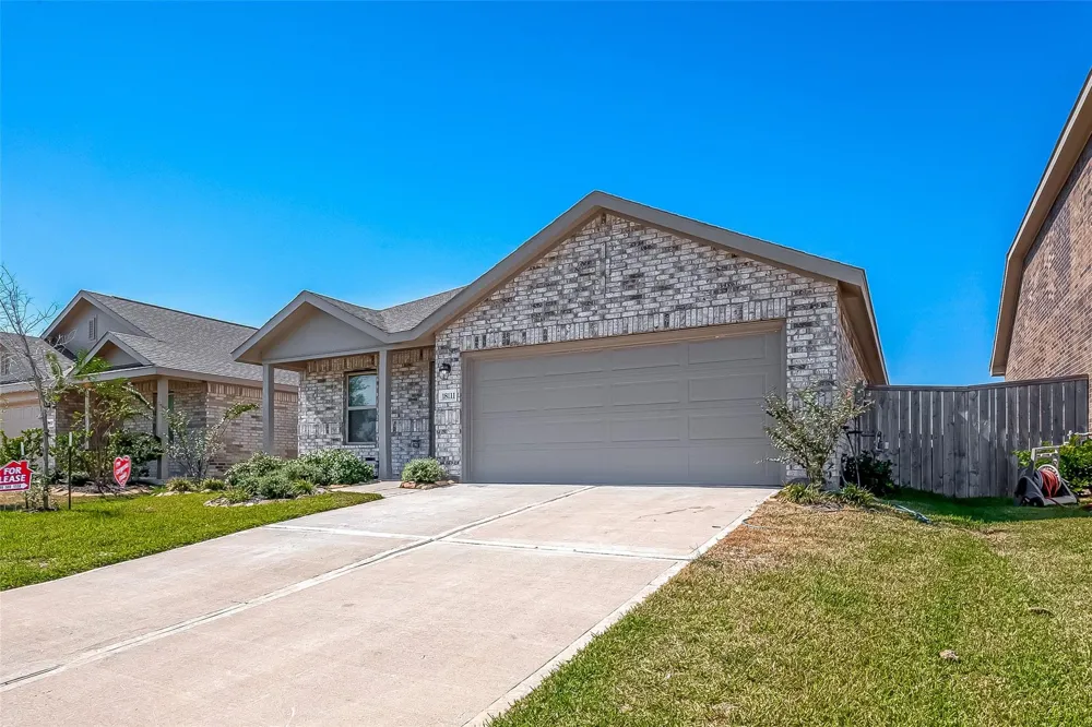 18111 Robin Creek Dr Hockley, TX 77447