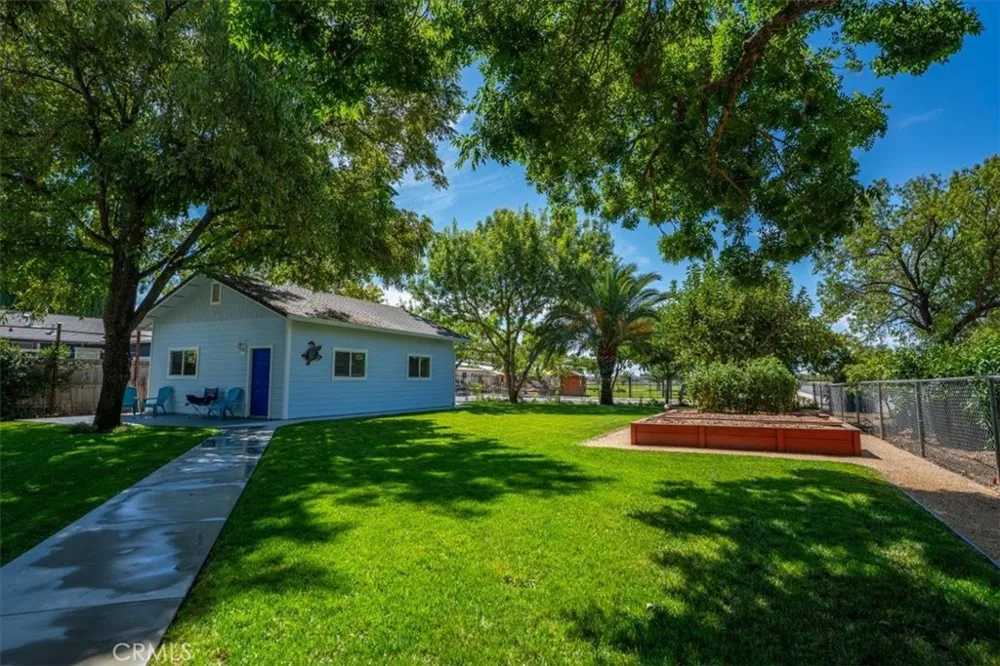 1221 Pear Corning, CA 96021