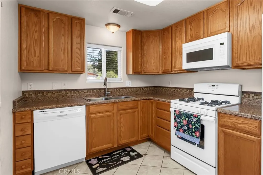 1221 Pear Corning, CA 96021