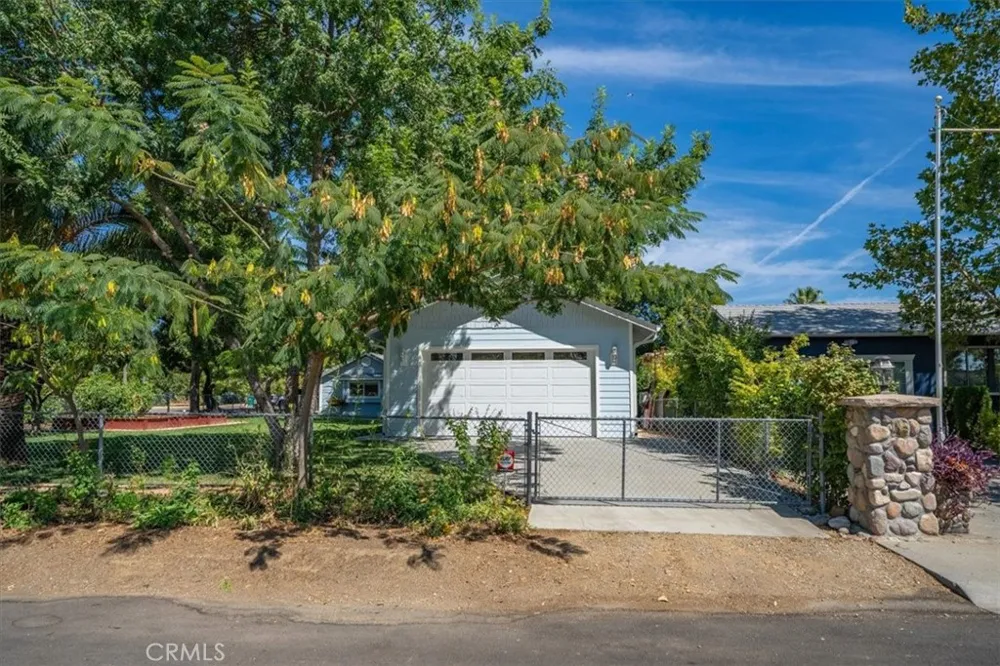 1221 Pear Corning, CA 96021