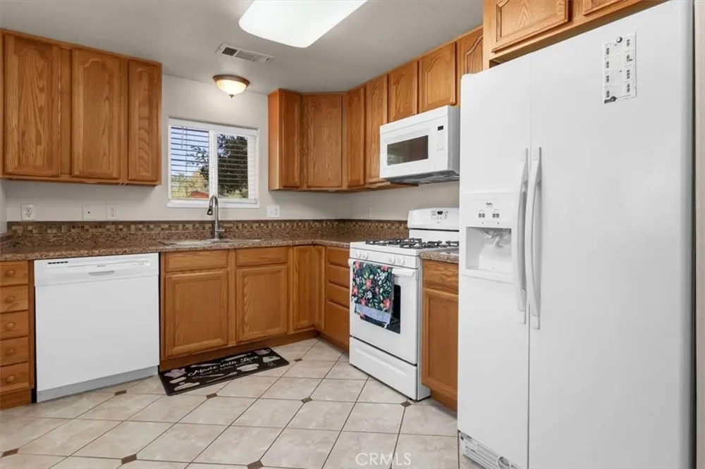 1221 Pear Corning, CA 96021