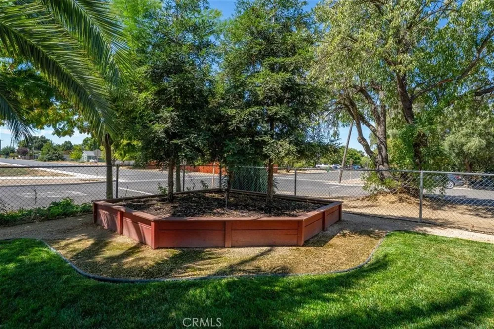 1221 Pear Corning, CA 96021