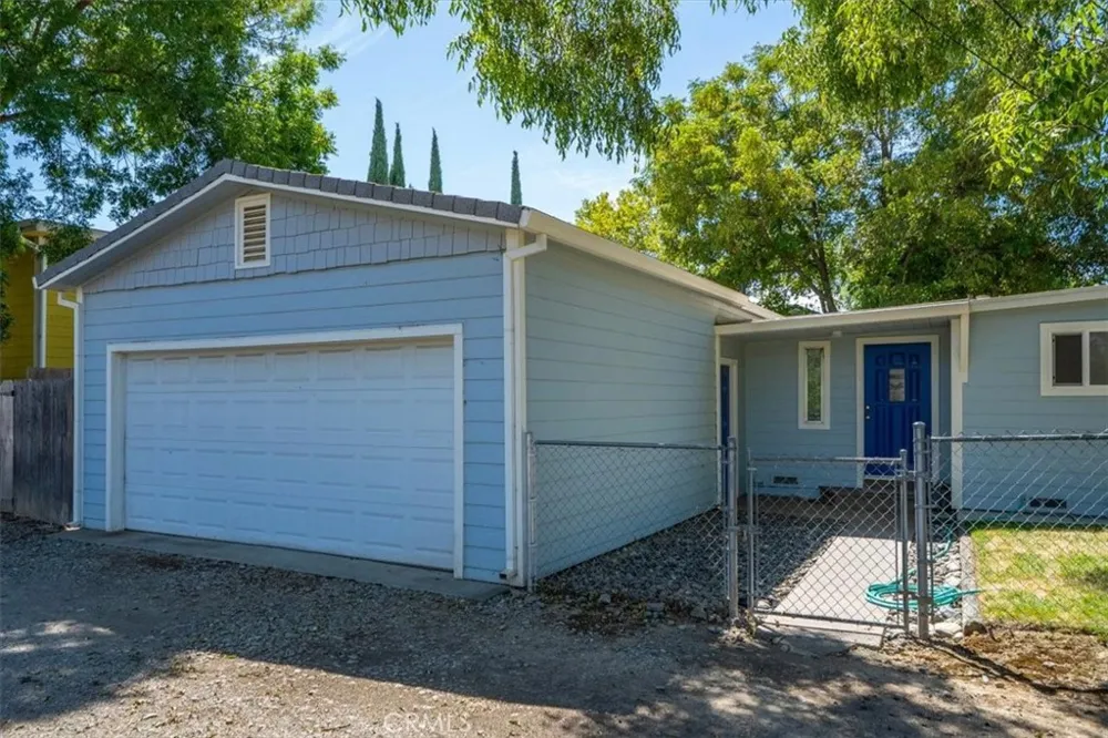 1221 Pear Corning, CA 96021