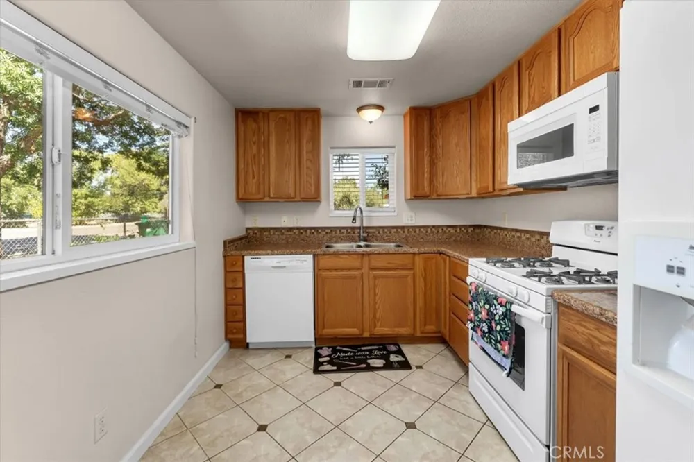 1221 Pear Corning, CA 96021