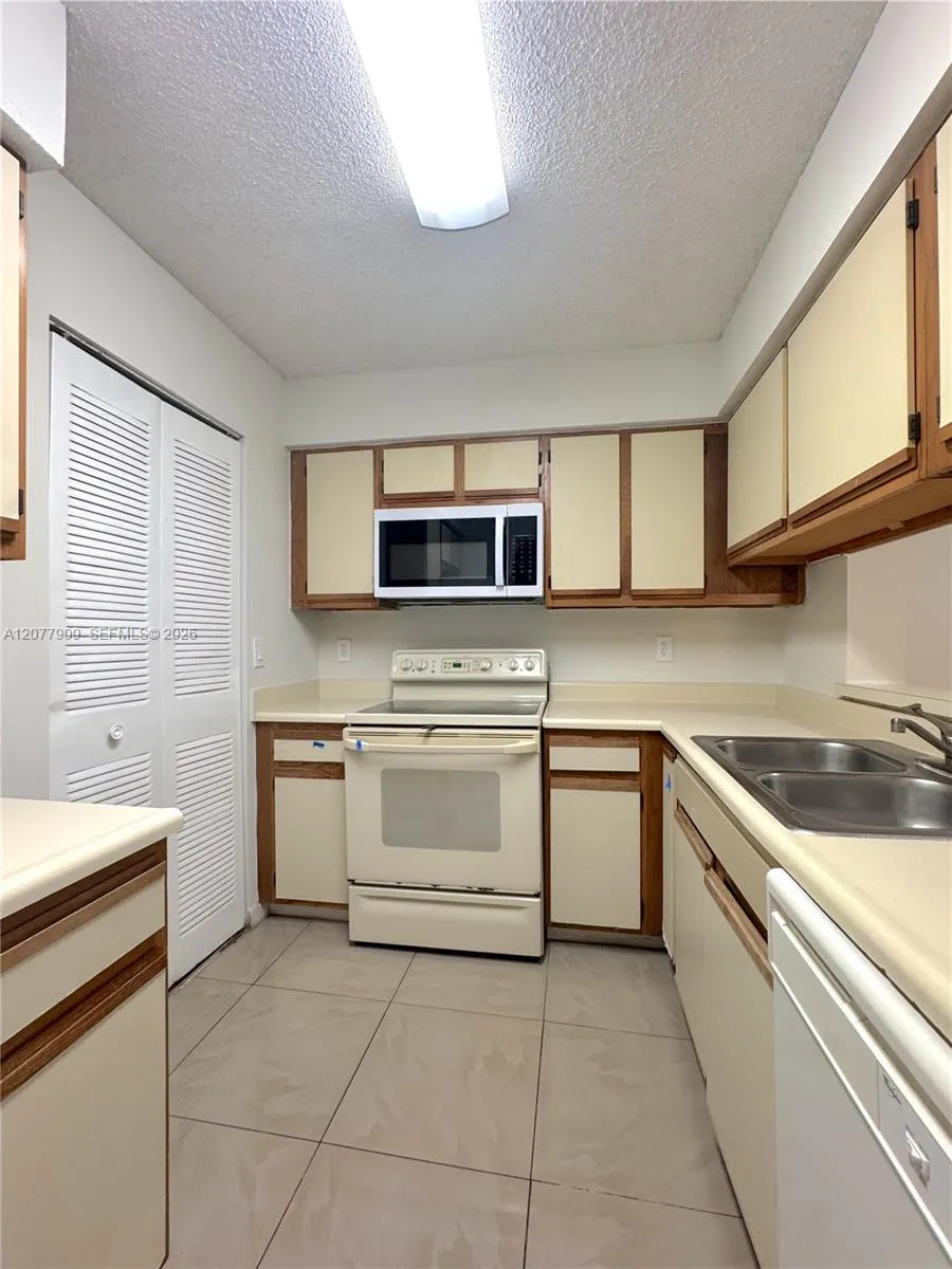 1265 SW 46th Ave #2201 Pompano Beach, FL 33069
