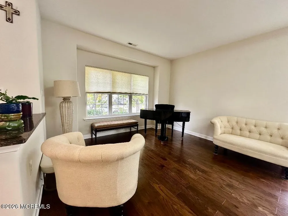 12 Lorenzo Road Manchester, NJ 08759