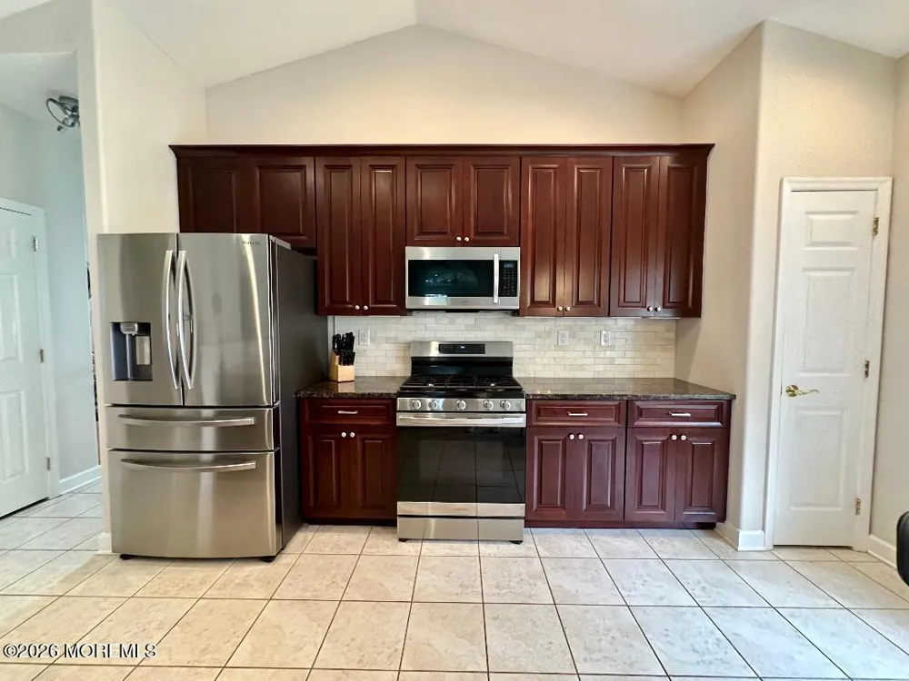 12 Lorenzo Road Manchester, NJ 08759